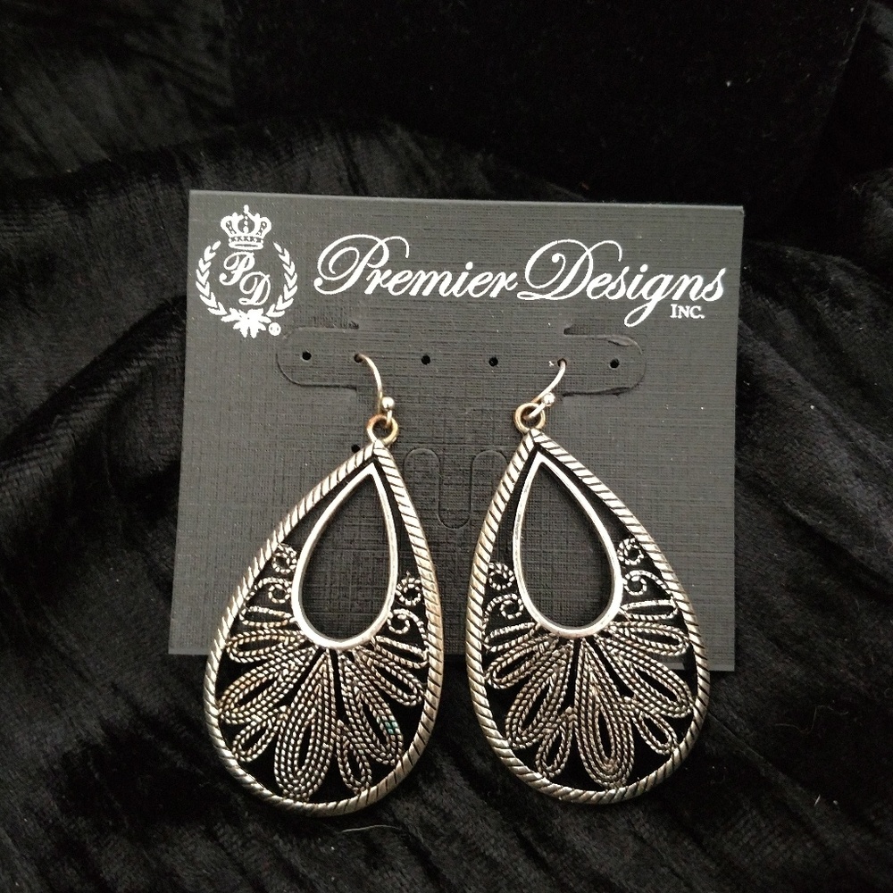 Premier Designs Rumba earrings